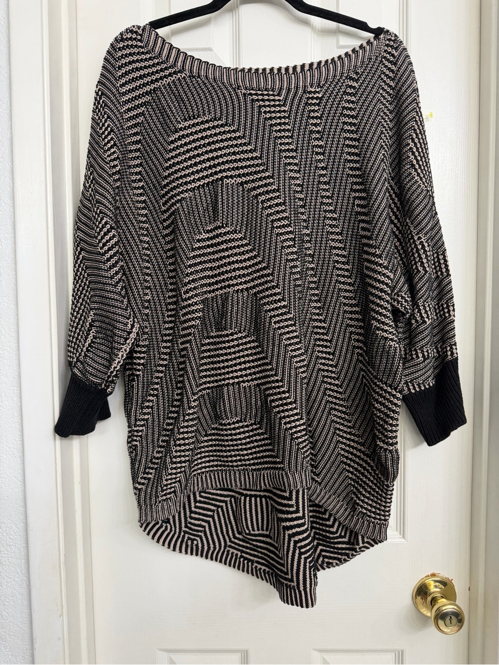 7173 Dana Buchman Black and Cream Geometric Dolman Sweater Plus 2X